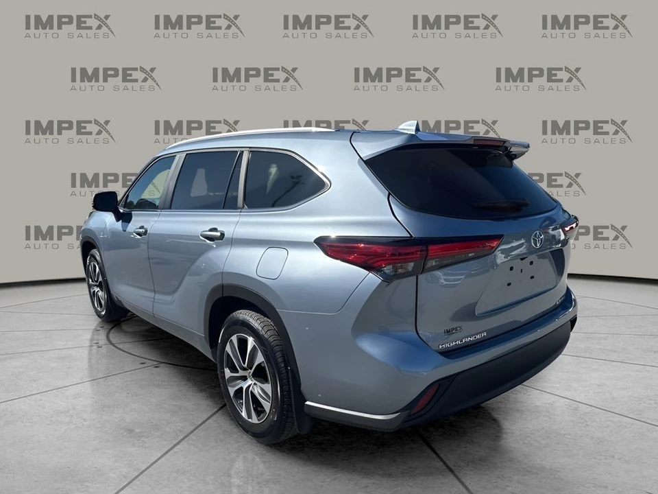 2023 Toyota Highlander - Image 3 of 12