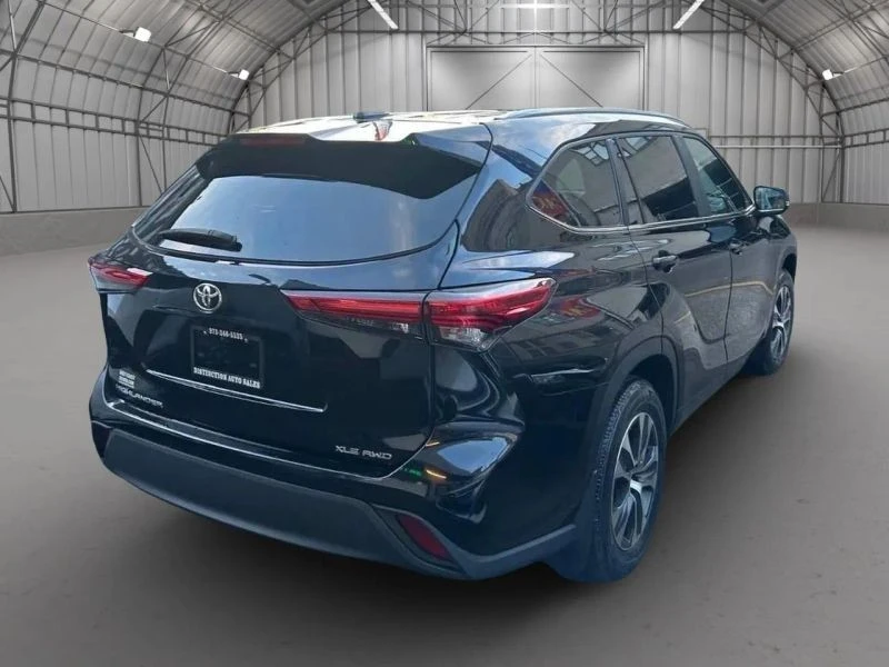 2023 Toyota Highlander - Image 5 of 12