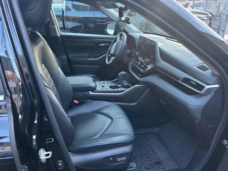 2023 Toyota Highlander - Image 11 of 12