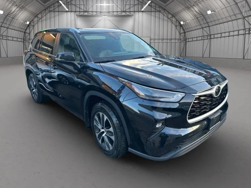 2023 Toyota Highlander - Image 7 of 12
