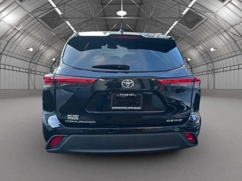 2023 Toyota Highlander - Image 4 of 12