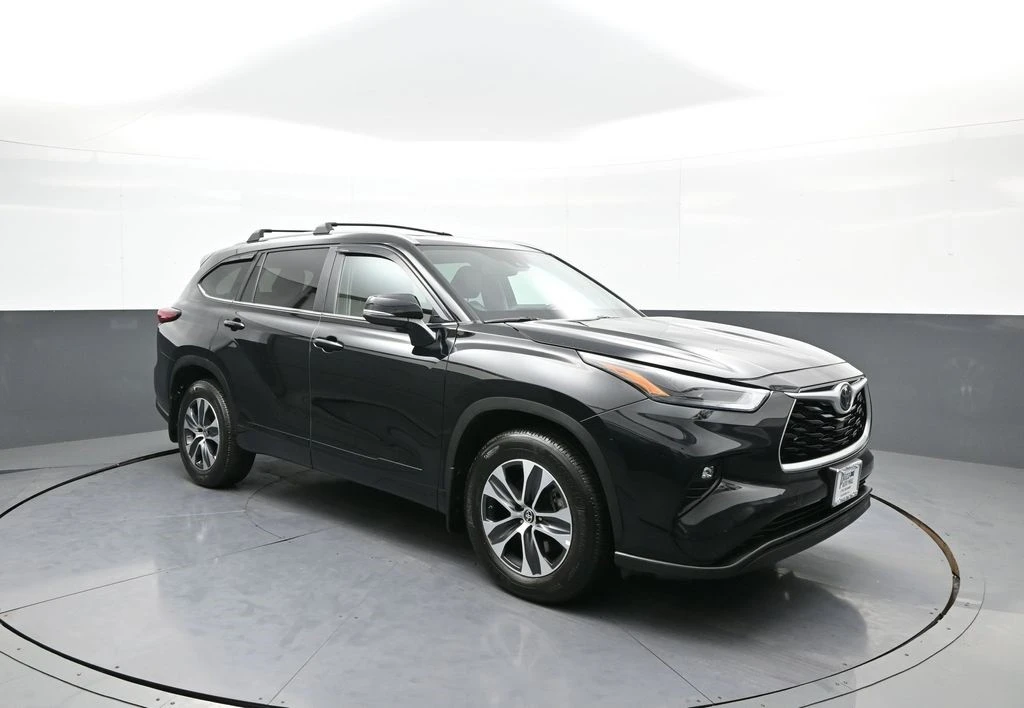 2023 Toyota Highlander - Image 4 of 12