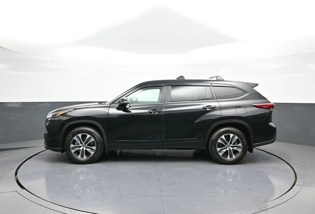 2023 Toyota Highlander - Image 9 of 12