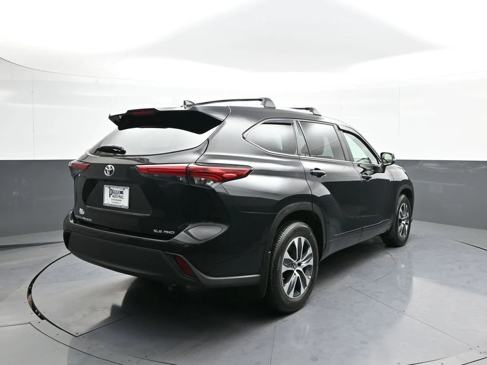 2023 Toyota Highlander - Image 6 of 12