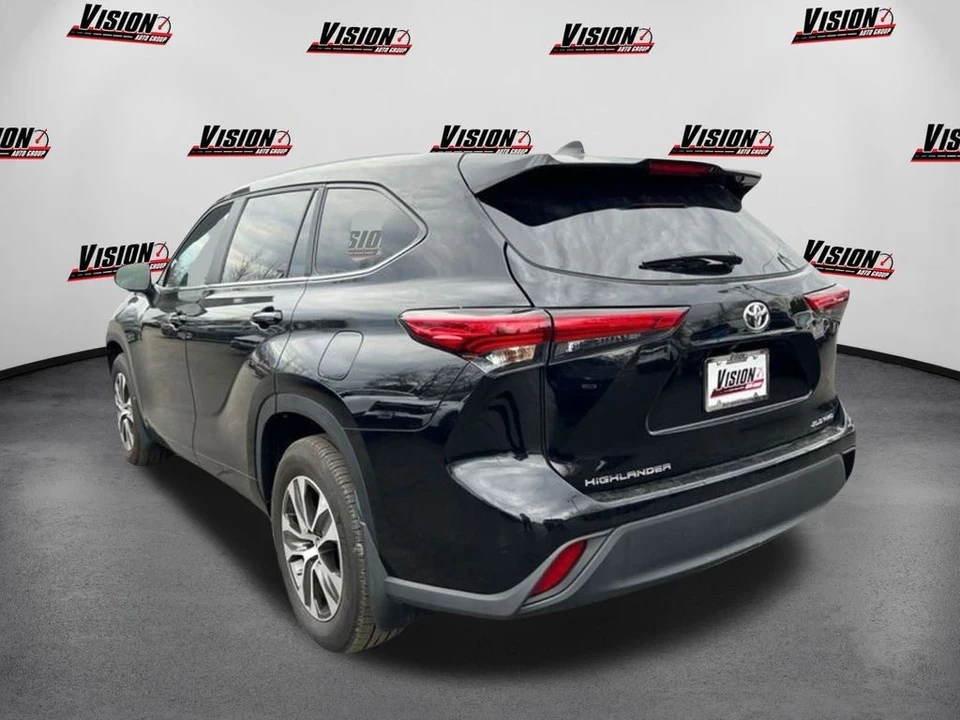2023 Toyota Highlander - Image 7 of 12