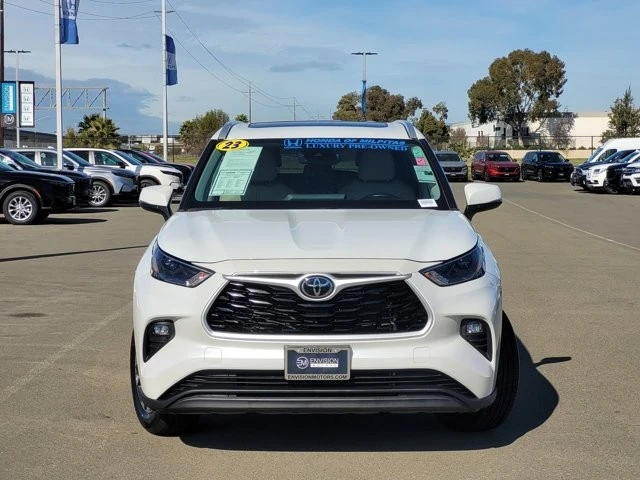 2023 Toyota Highlander - Image 2 of 12