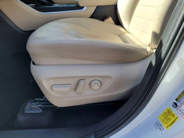 2023 Toyota Highlander - Image 11 of 12