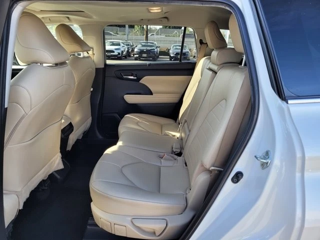 2023 Toyota Highlander - Image 12 of 12