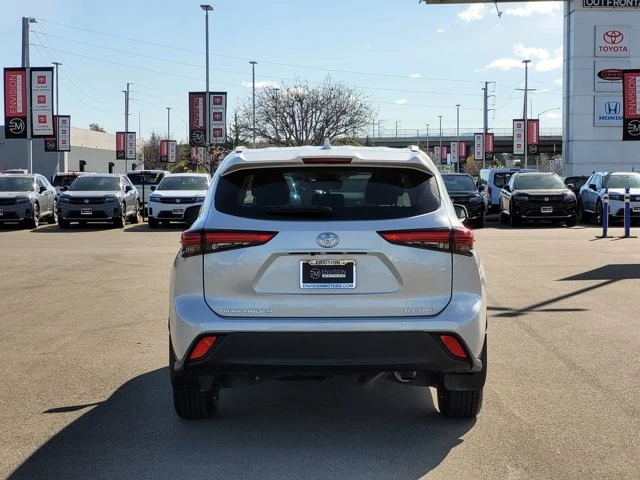 2023 Toyota Highlander - Image 6 of 12