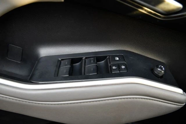 2023 Toyota Highlander - Image 11 of 21