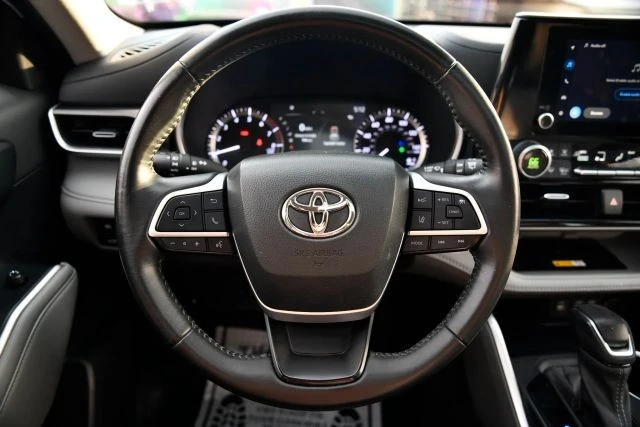 2023 Toyota Highlander - Image 14 of 21