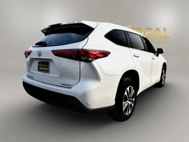 2023 Toyota Highlander - Image 7 of 21