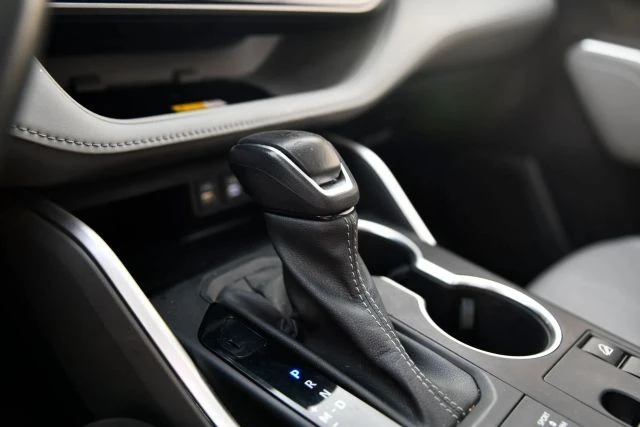 2023 Toyota Highlander - Image 19 of 21