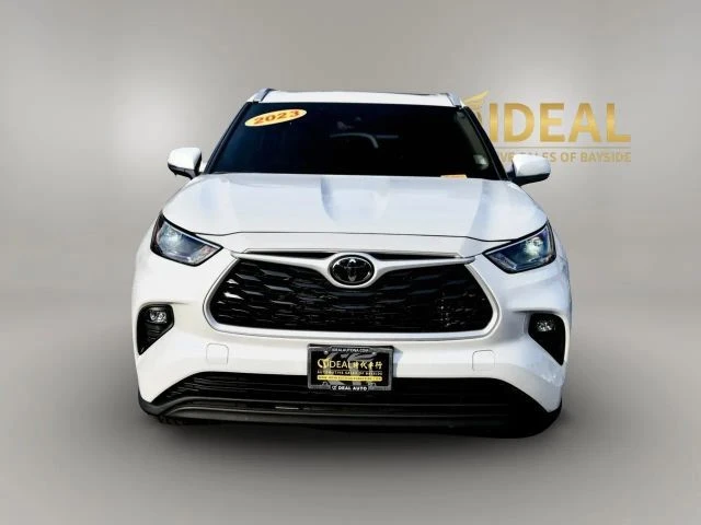 2023 Toyota Highlander - Image 2 of 21