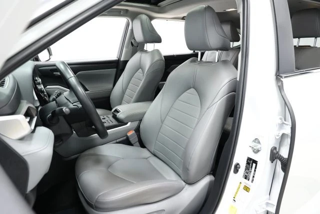 2023 Toyota Highlander - Image 12 of 12