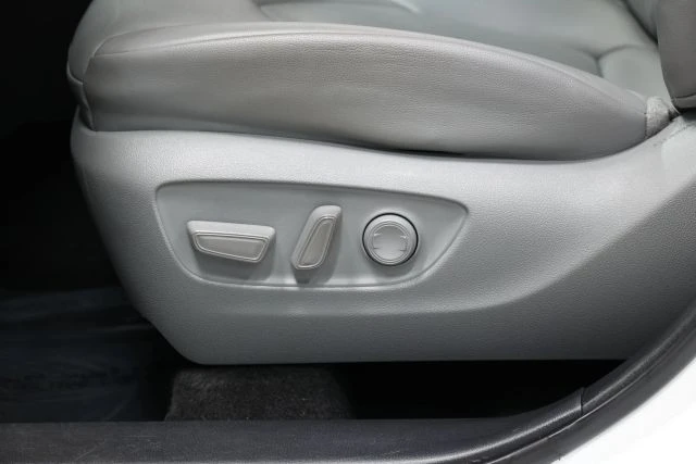 2023 Toyota Highlander - Image 11 of 12