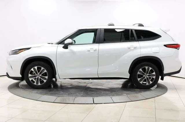 2023 Toyota Highlander - Image 7 of 12