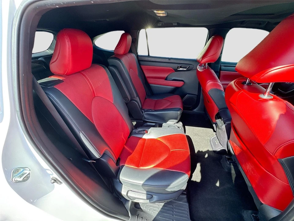 2023 Toyota Highlander - Image 6 of 19
