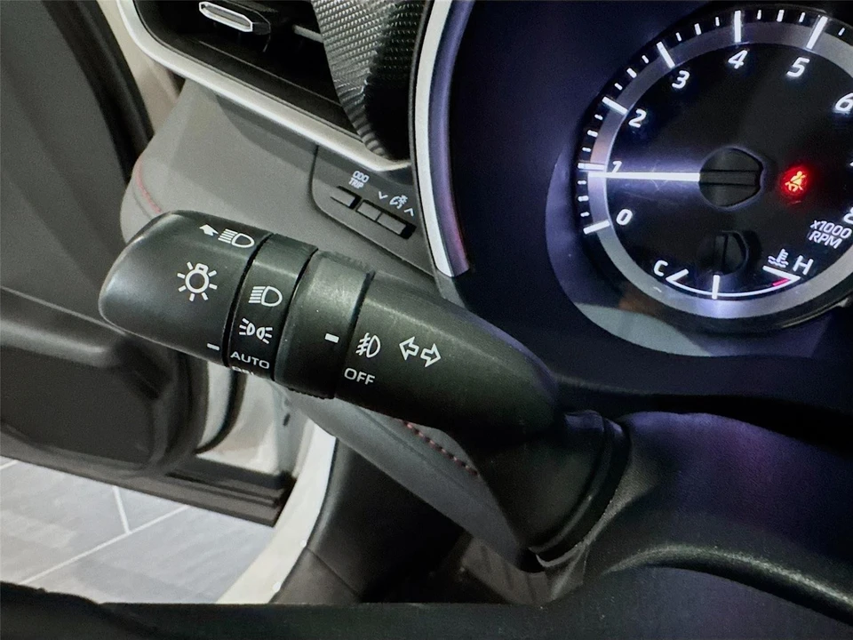 2023 Toyota Highlander - Image 5 of 21