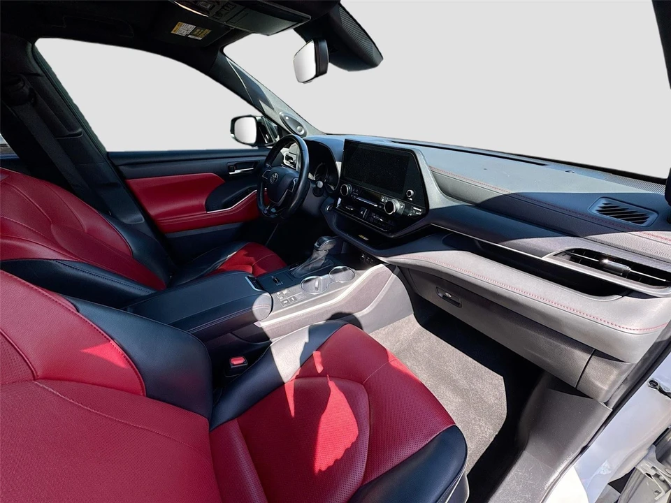 2023 Toyota Highlander - Image 12 of 19