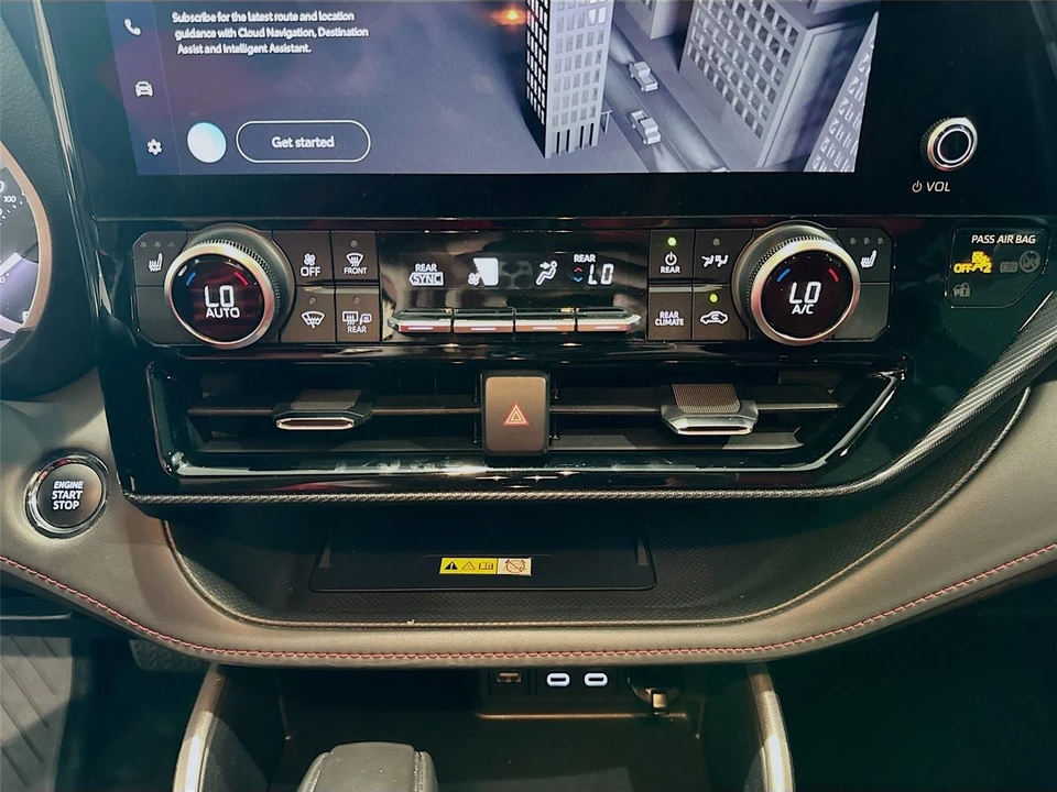 2023 Toyota Highlander - Image 14 of 21