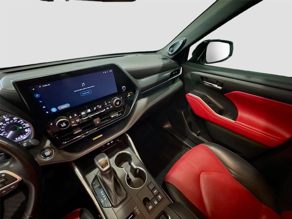 2023 Toyota Highlander - Image 8 of 21