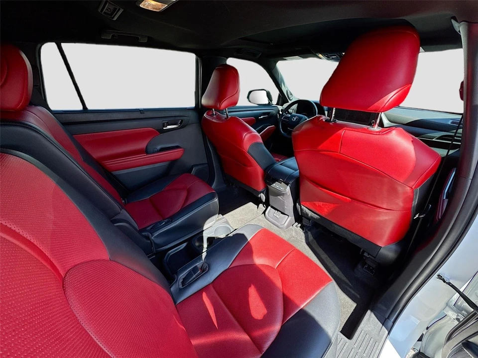 2023 Toyota Highlander - Image 8 of 19