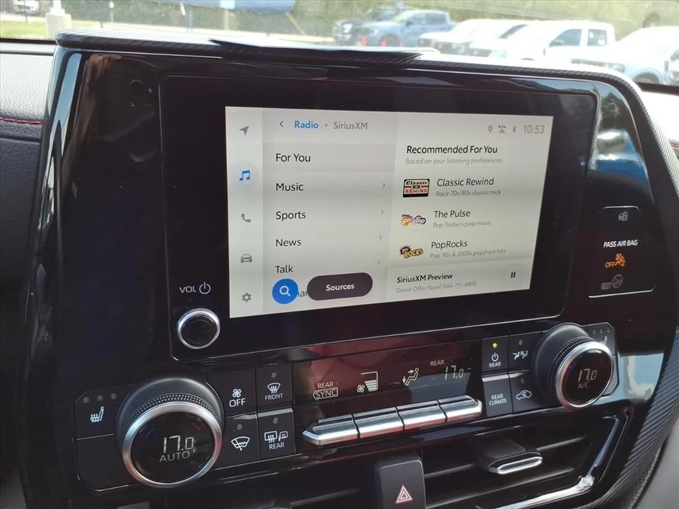 2023 Toyota Highlander - Image 17 of 21