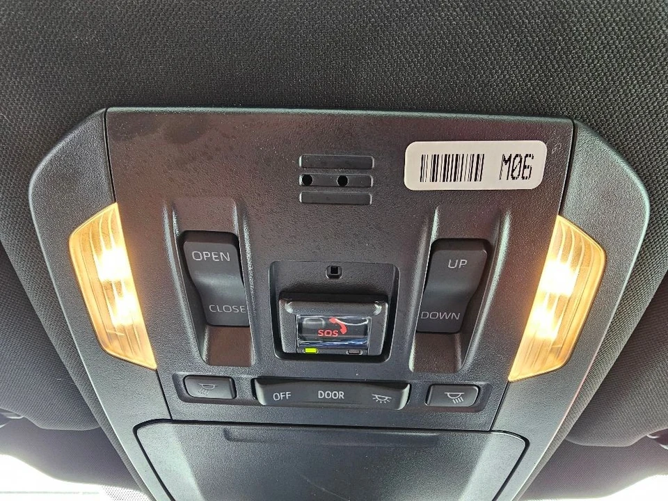 2023 Toyota Highlander - Image 19 of 21