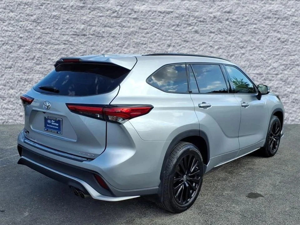 2023 Toyota Highlander - Image 3 of 21