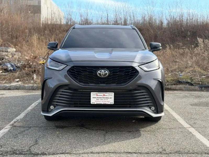2023 Toyota Highlander - Image 3 of 12
