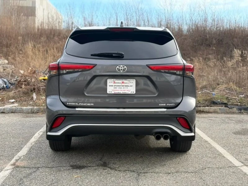 2023 Toyota Highlander - Image 7 of 12