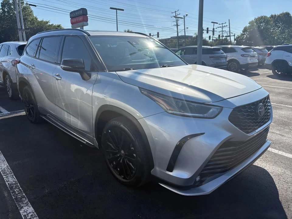 2023 Toyota Highlander - Image 3 of 8