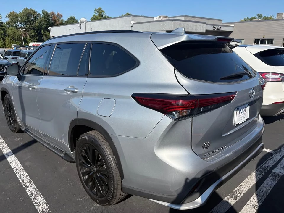 2023 Toyota Highlander - Image 5 of 8