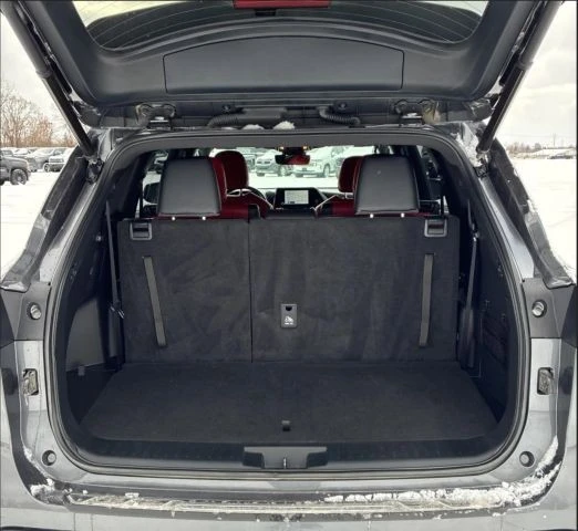 2023 Toyota Highlander - Image 8 of 13