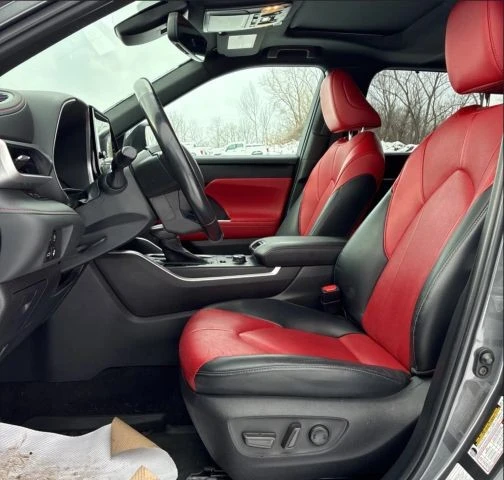 2023 Toyota Highlander - Image 12 of 13