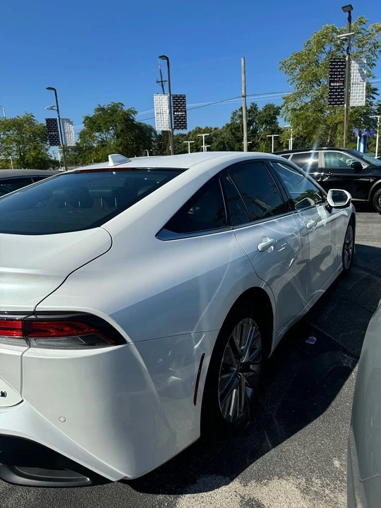 2023 Toyota Mirai - Image 4 of 11