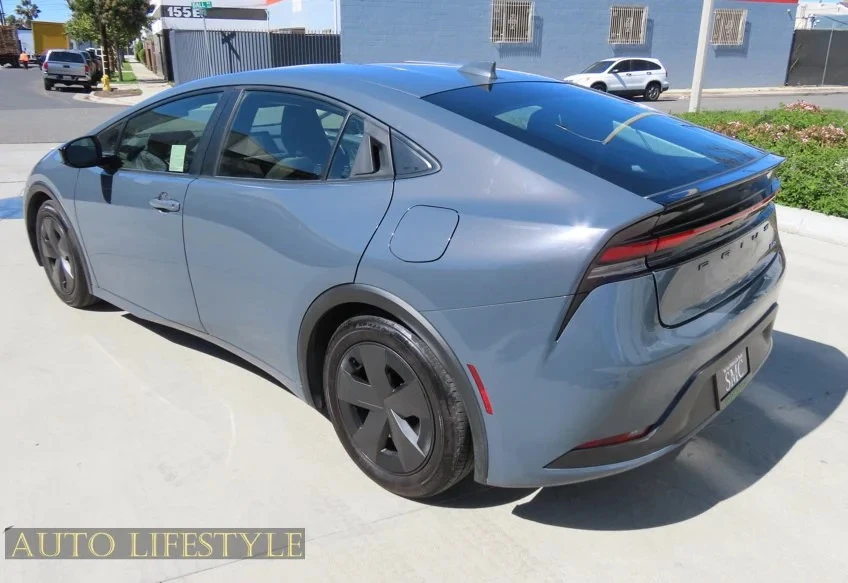 2023 Toyota Prius 5th Gen - Image 8 of 21