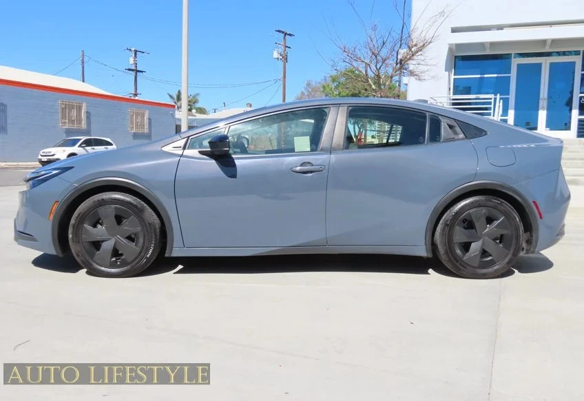 2023 Toyota Prius 5th Gen - Image 6 of 21