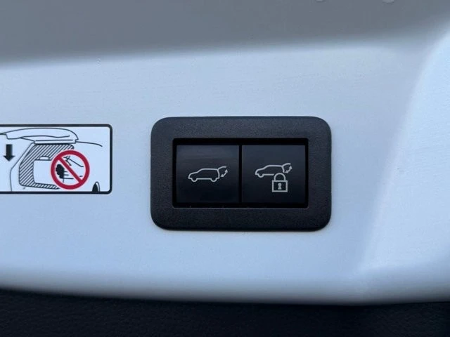 2023 Toyota Prius 5th Gen - Image 16 of 21