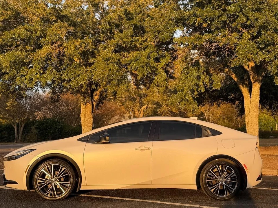 2023 Toyota Prius 5th Gen - Image 2 of 21