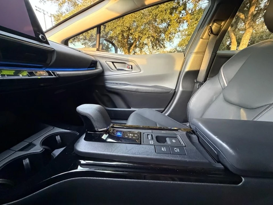 2023 Toyota Prius 5th Gen - Image 15 of 21