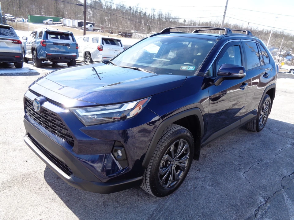 2023 Toyota RAV4 5th Gen - Image 8 of 21