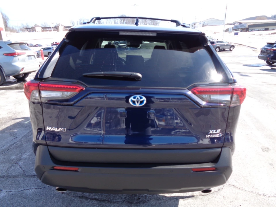 2023 Toyota RAV4 5th Gen - Image 5 of 21