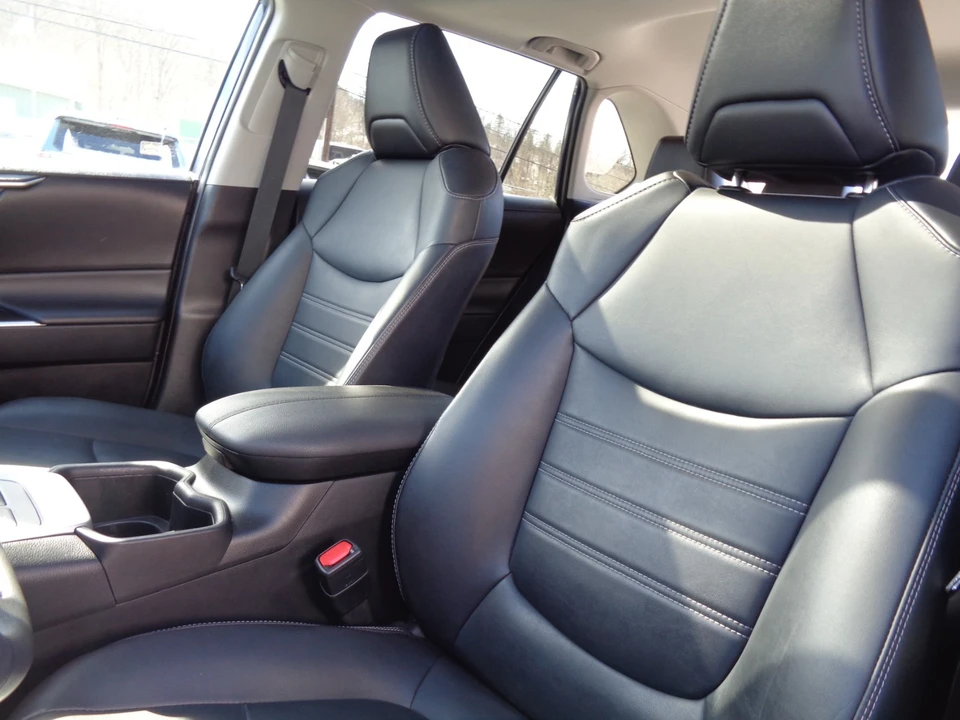 2023 Toyota RAV4 5th Gen - Image 17 of 21