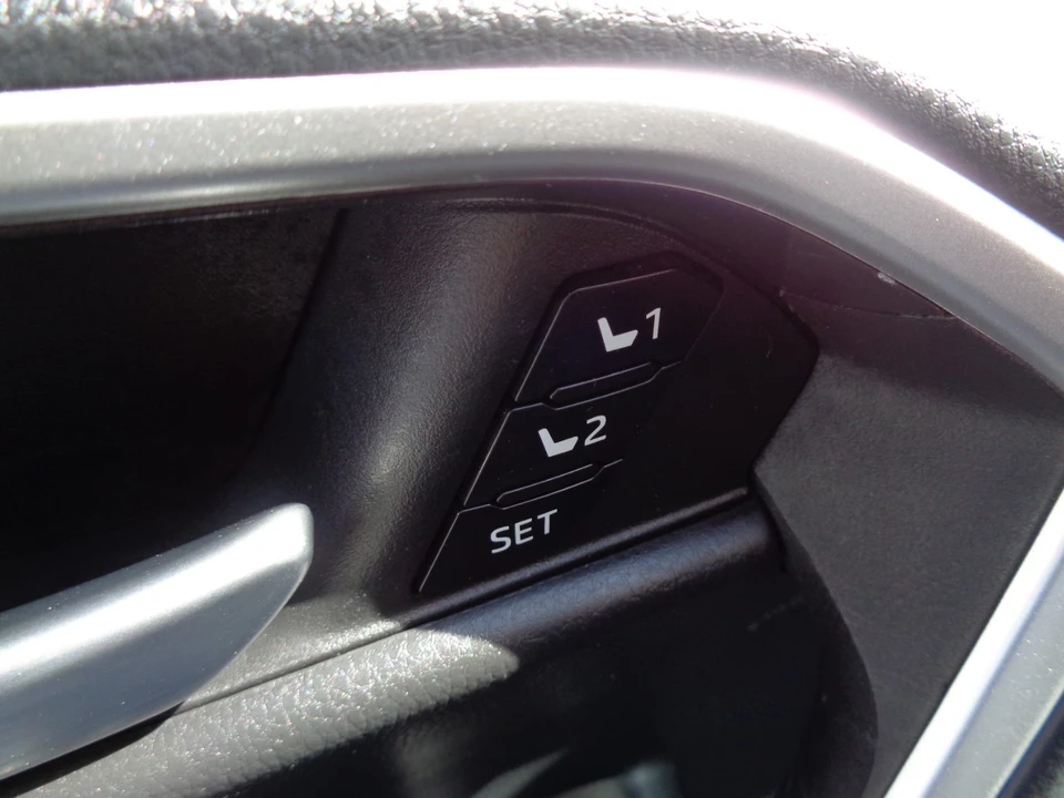 2023 Toyota RAV4 5th Gen - Image 15 of 21