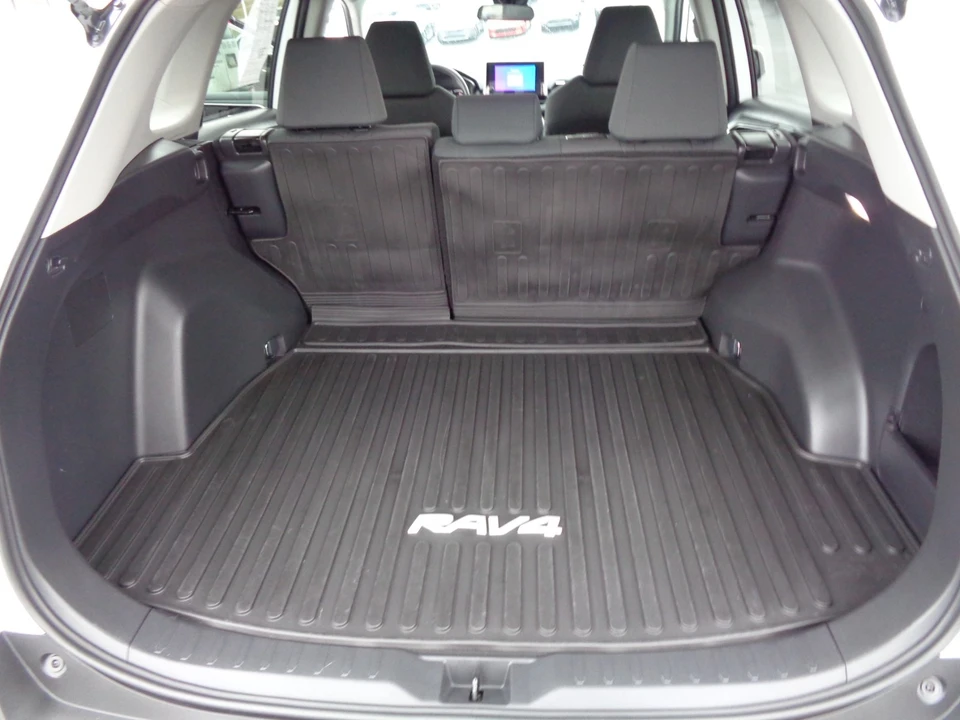 2023 Toyota RAV4 5th Gen - Image 16 of 21