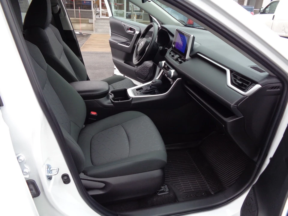 2023 Toyota RAV4 5th Gen - Image 19 of 21