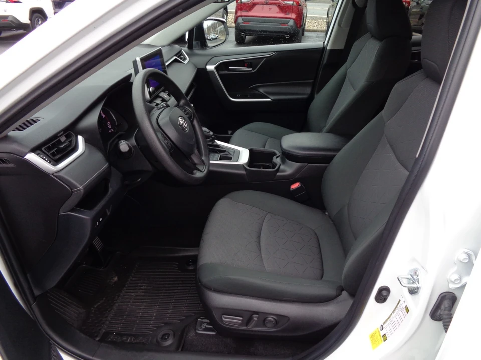 2023 Toyota RAV4 5th Gen - Image 11 of 21