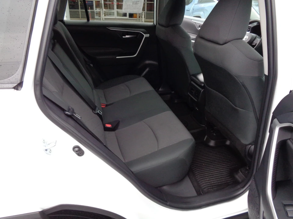 2023 Toyota RAV4 5th Gen - Image 18 of 21